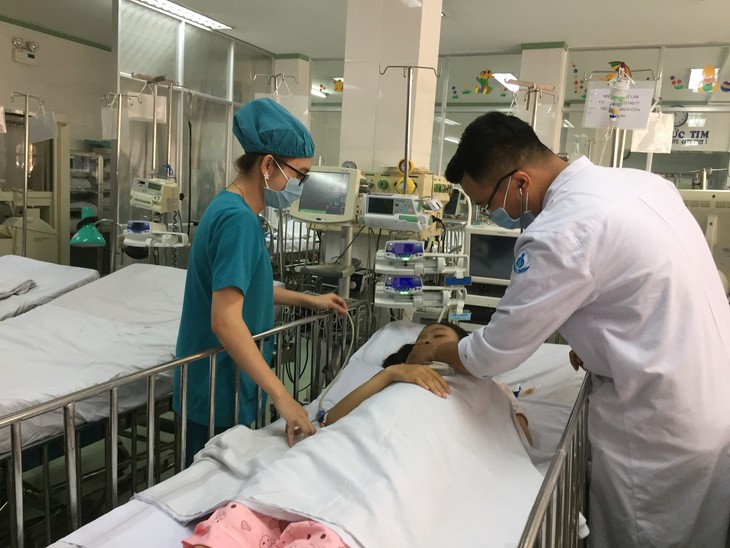 Phẫu thuật thành công một bé gái bị tắc nghẽn tĩnh mạch cửa - Ảnh 1. Phẫu thuật thành công một bé gái bị tắc nghẽn tĩnh mạch cửa - Ảnh 1.