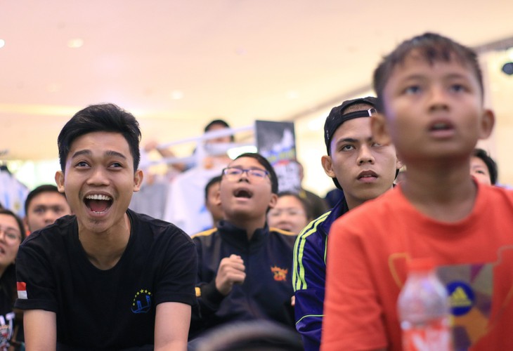 Khi Đông Nam Á xem World Cup 2018 bên… lề đường - Ảnh 6. Khi Đông Nam Á xem World Cup 2018 bên… lề đường - Ảnh 6.