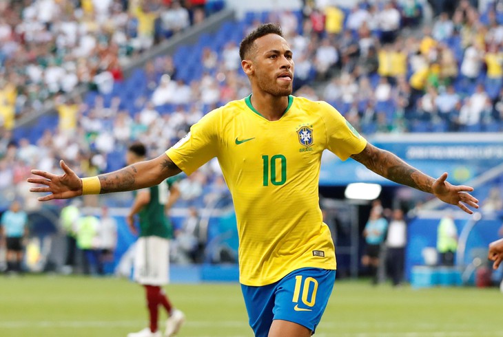 Neymar lại nhận ‘gạch đá’ vì ăn vạ thô thiển - Ảnh 1.