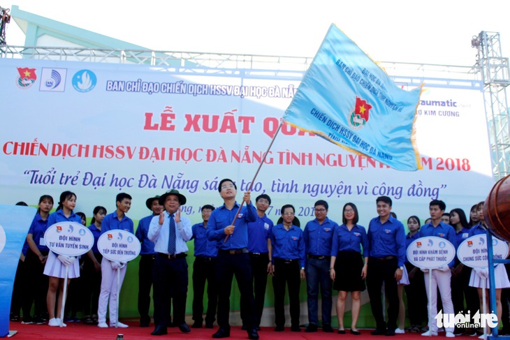 Sinh viên Đà Nẵng lên rừng, ra đảo, làm tình nguyện ở Lào - Ảnh 5.