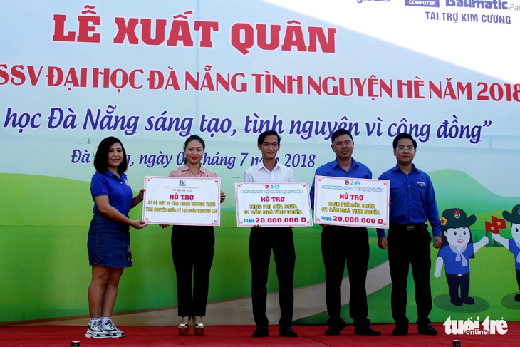 Sinh viên Đà Nẵng lên rừng, ra đảo, làm tình nguyện ở Lào - Ảnh 3.