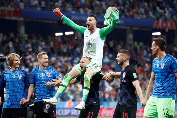 Subasic, Schmeichel, Akinfeev - các thủ môn hot nhất World Cup - Ảnh 1.