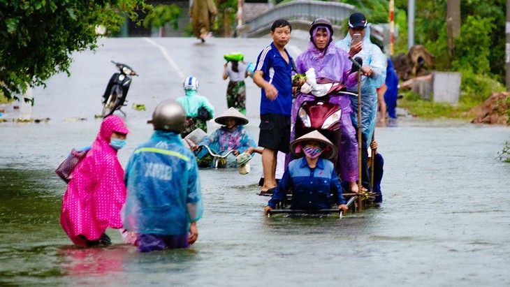 Chương Mỹ ngập sâu, sẵn sàng di dân - Ảnh 4.