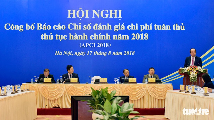 Doanh nghiệp vẫn nặng gánh thủ tục hành chính - Ảnh 1.