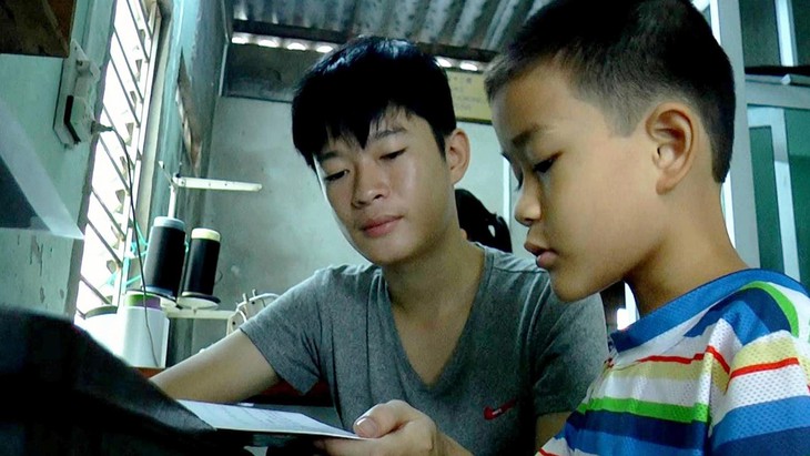 Thoát cửa tử lại đến trường - Ảnh 1. Thoát cửa tử lại đến trường - Ảnh 1.