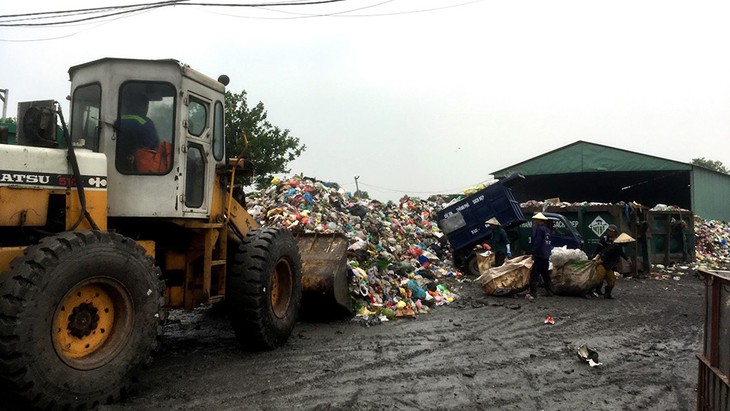 Dân lo trạm ép rác gây ô nhiễm - Ảnh 1.