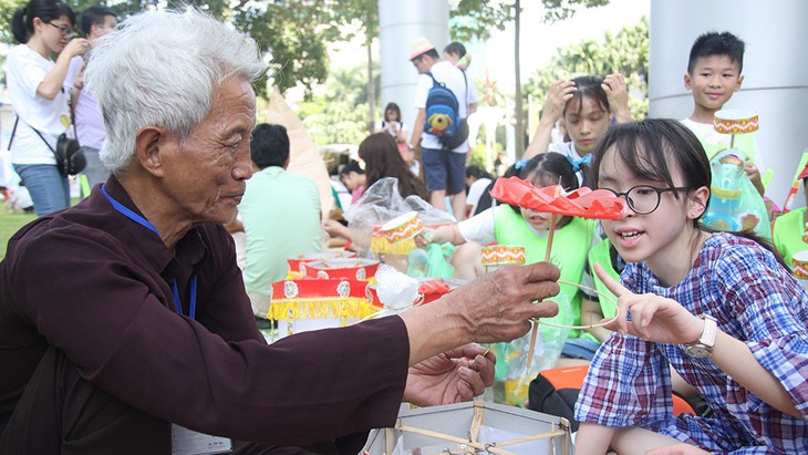 Rộn ràng Trung thu truyền thống - Ảnh 1.