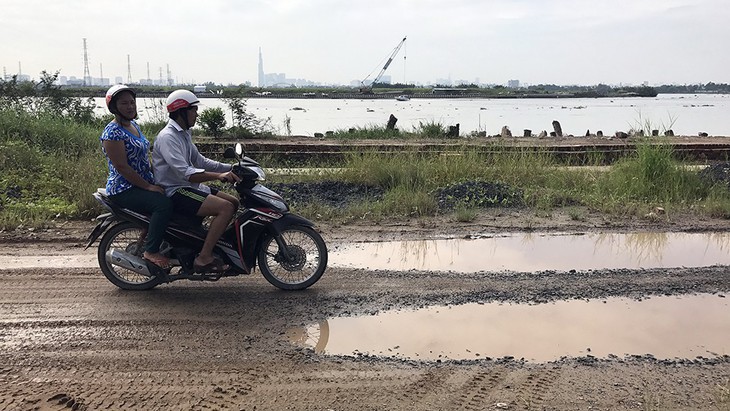 Biến đê bao thành đường ven sông Sài Gòn - Ảnh 1.