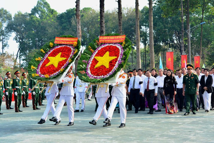 Truy điệu, an táng anh hùng liệt sĩ Đội phẫu thuật tiền phương Y4 - Ảnh 1. Truy điệu, an táng anh hùng liệt sĩ Đội phẫu thuật tiền phương Y4 - Ảnh 1.