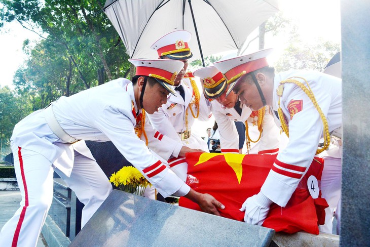 Truy điệu, an táng anh hùng liệt sĩ Đội phẫu thuật tiền phương Y4 - Ảnh 3. Truy điệu, an táng anh hùng liệt sĩ Đội phẫu thuật tiền phương Y4 - Ảnh 3.
