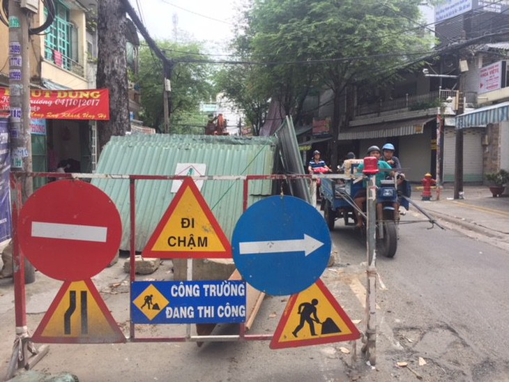 TP.HCM xử phạt nhiều công trình vi phạm - Ảnh 1. TP.HCM xử phạt nhiều công trình vi phạm - Ảnh 1.