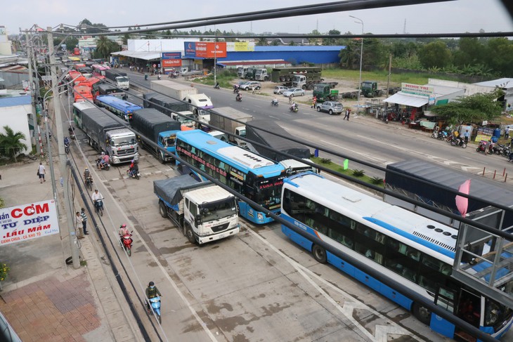 BOT Cần Thơ - Phụng Hiệp bị lập biên bản phạt tiền vì... gây kẹt xe - Ảnh 3.