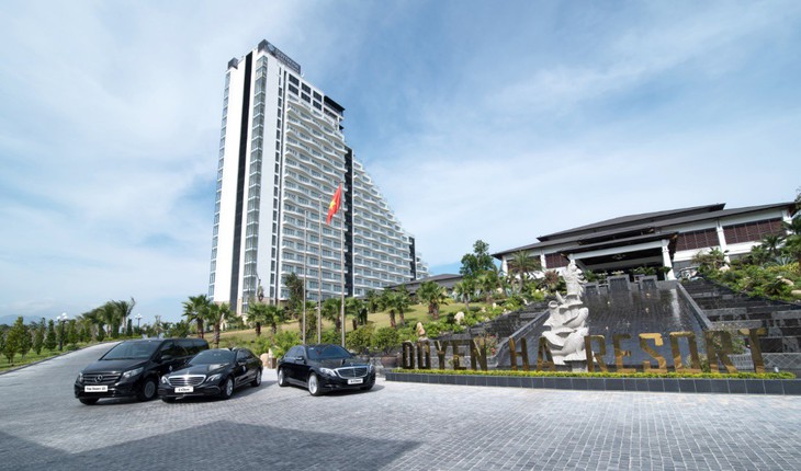 Duyên Hà Resort đầu tư 16 xe Mercedes-Benz đưa đón khách - Ảnh 1.