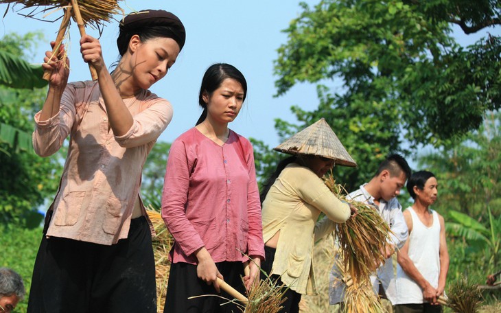 Sau thương nhớ ở ai là Cô Thắm về làng, Mộng phù hoa...