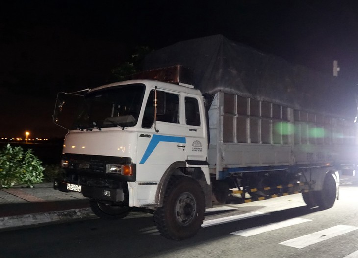 Tốn gần 1,5 tỉ đồng vì đổ trộm chất thải - Ảnh 1. Tốn gần 1,5 tỉ đồng vì đổ trộm chất thải - Ảnh 1.