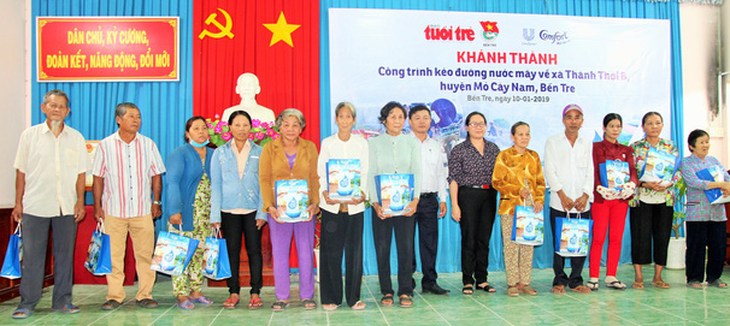 Đến nước uống còn xót, nói chi đến tắm giặt - Ảnh 2.