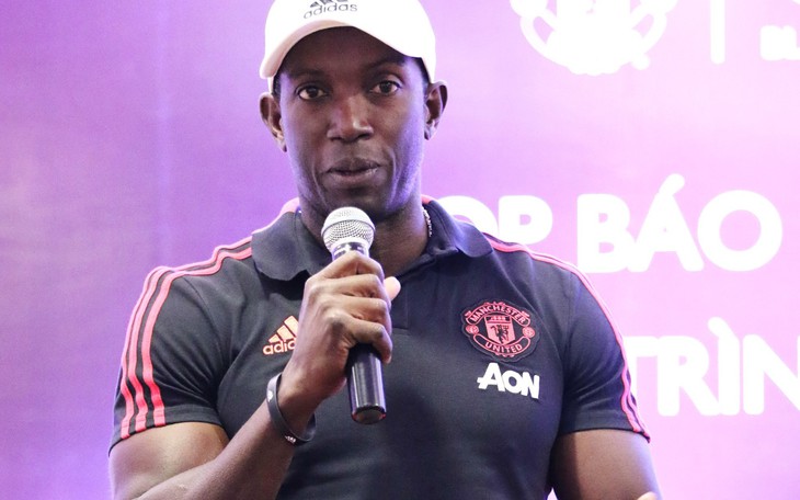 Dwight Yorke khuyên cầu thủ Việt Nam ra nước ngoài chơi bóng