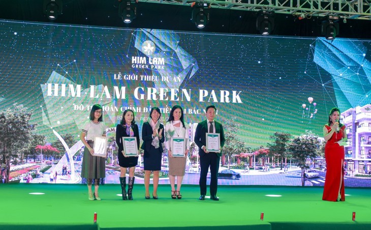 Him Lam Green Park hút khách ngày đầu ra mắt dự án - Ảnh 4. Him Lam Green Park hút khách ngày đầu ra mắt dự án - Ảnh 4.