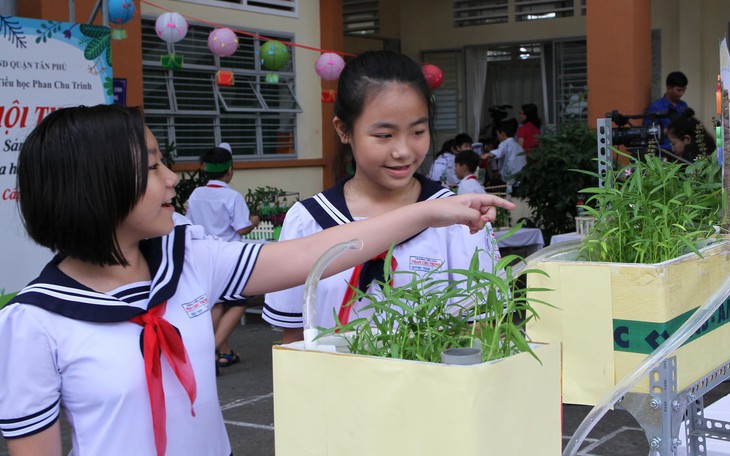 Tiết học ở vườn thực vật có kết hợp với công nghệ số - Ảnh 7.