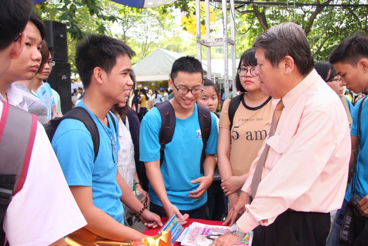 Khám phá ngành nghề, trải nghiệm môi trường ĐH tại Ngày hội tư vấn tuyển sinh - Ảnh 1.