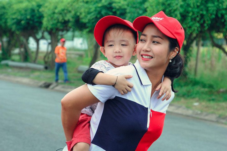 Thí sinh ‘Biệt Tài Tí Hon’ khám phá nhà máy tinh luyện dầu ăn từ cá - Ảnh 7. Thí sinh ‘Biệt Tài Tí Hon’ khám phá nhà máy tinh luyện dầu ăn từ cá - Ảnh 7.