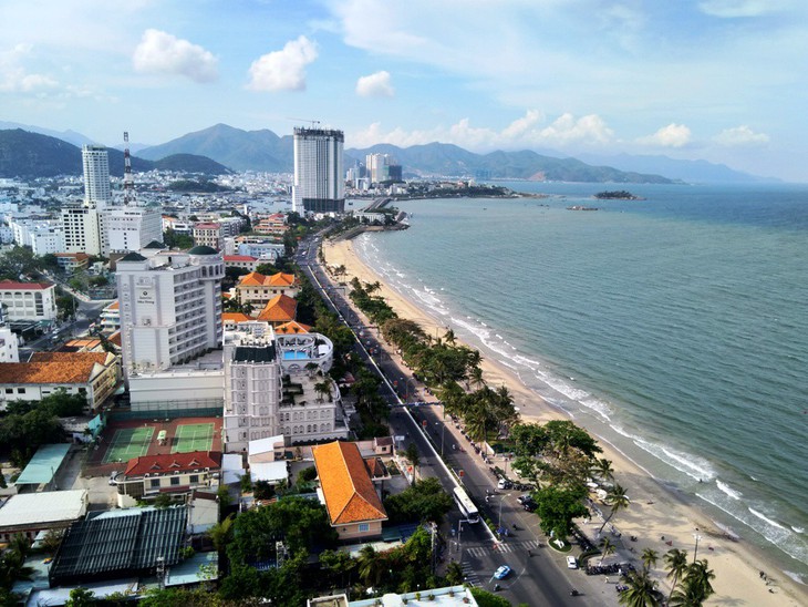 Thay đổi lưu thông để giảm kẹt xe đường đẹp nhất Nha Trang - Ảnh 1. Thay đổi lưu thông để giảm kẹt xe đường đẹp nhất Nha Trang - Ảnh 1.