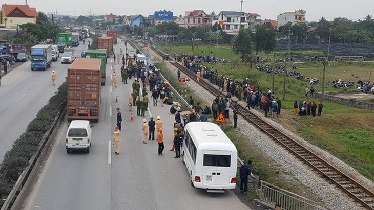 Thu hồi giấy phép kinh doanh công ty có xe tải tông chết 8 người - Ảnh 1.