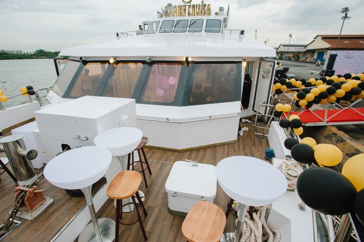 Trải nghiệm đẳng cấp trên du thuyền 4 sao Khanh Cruise - Ảnh 2. Trải nghiệm đẳng cấp trên du thuyền 4 sao Khanh Cruise - Ảnh 2.