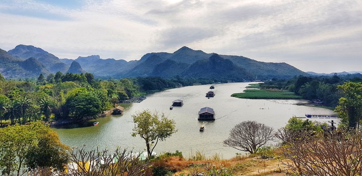 Kanchanaburi thơ mộng bên dòng sông Kwai - Ảnh 1.