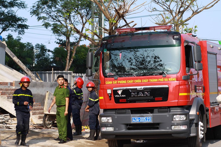 Cháy tòa nhà DITP TOWER đang thi công ở Đà Nẵng - Ảnh 4. Cháy tòa nhà DITP TOWER đang thi công ở Đà Nẵng - Ảnh 4.