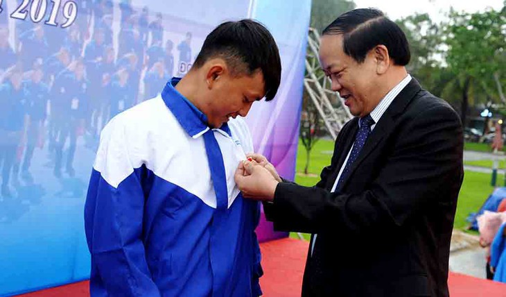 Học trò dũng cảm cứu người trong sóng biển lạnh run người - Ảnh 3. Học trò dũng cảm cứu người trong sóng biển lạnh run người - Ảnh 3.