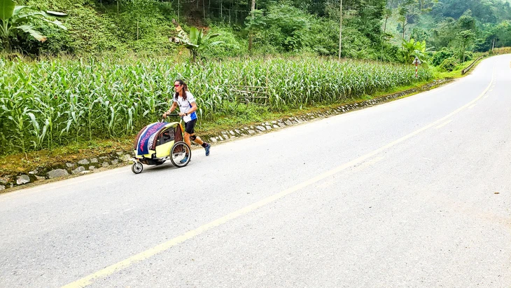 Người Việt đầu tiên chạy 4.500km từ Hà Nội đến Singapore - Ảnh 3.