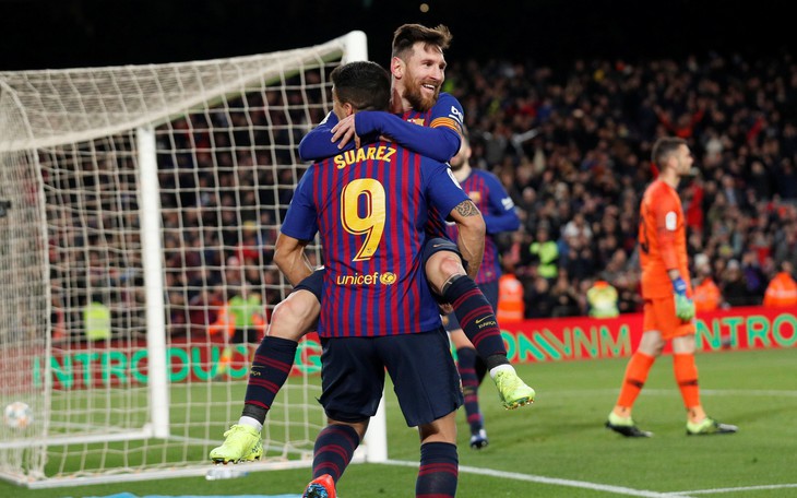 Đè bẹp Sevilla 6-1, Barcelona ngược dòng vào bán kết Cúp nhà vua