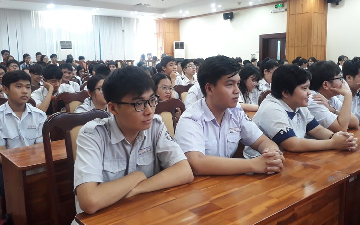 TP.HCM ra mắt 120 thí sinh thuộc đội tuyển học sinh giỏi quốc gia