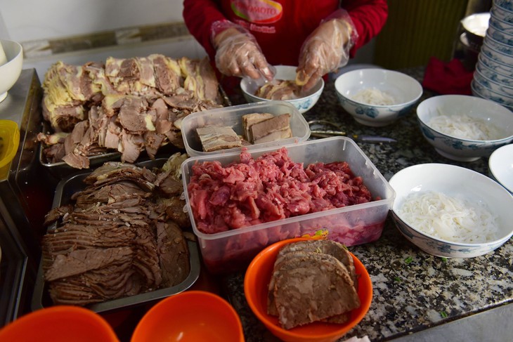 Sài Gòn có phở Tàu Bay, ăn tô xe lửa cả ngày... chán cơm - Ảnh 5.