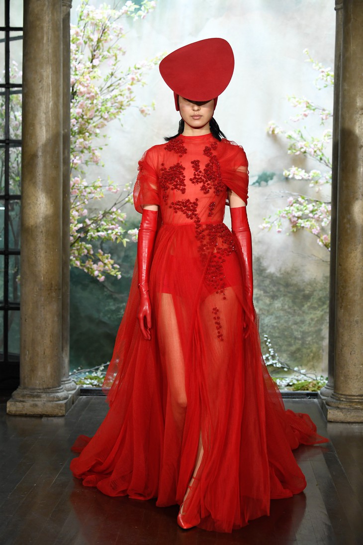 Phương My được sánh ngang Vera Wang, Valentino trên Harper’s Bazaar - Ảnh 4.