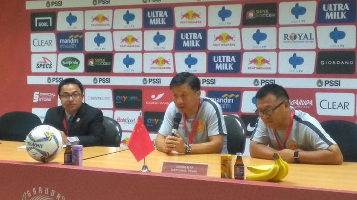 Thua ‘sốc’ U19 Indonesia, HLV U19 Trung Quốc đổ thừa do cầu thủ... mệt - Ảnh 1.