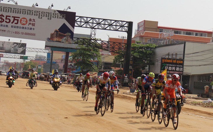 Tay đua người Tây Ban Nha giúp ê-kíp TP.HCM thắng lớn tại Campuchia - Ảnh 2. Tay đua người Tây Ban Nha giúp ê-kíp TP.HCM thắng lớn tại Campuchia - Ảnh 2.