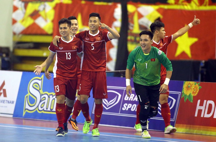 Futsal Việt Nam lần đầu tiên đánh bại Úc - Ảnh 1.