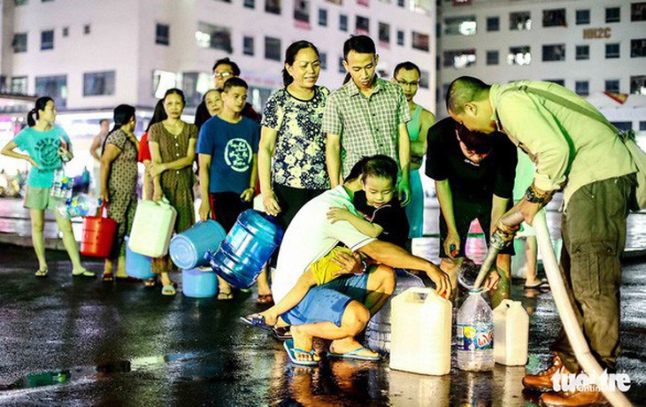 Bí thư Hà Nội: Cần rút kinh nghiệm việc để xảy ra vụ nước bẩn - Ảnh 2.