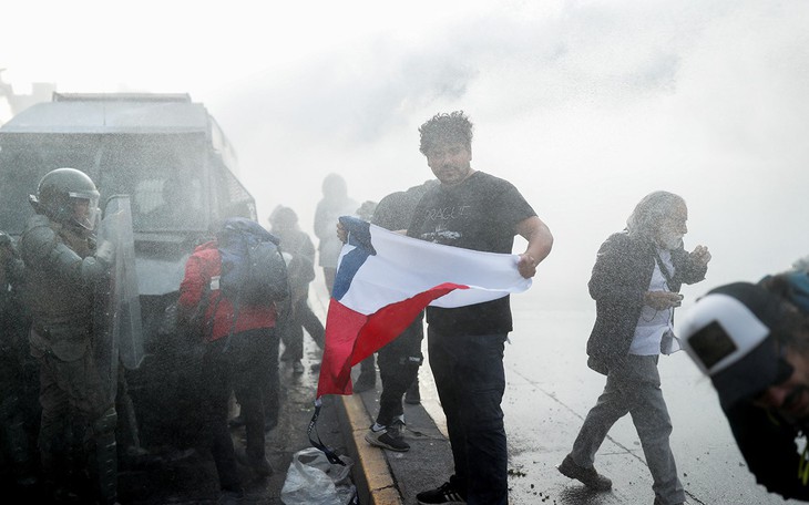 Tấm vé tàu gây… biểu tình ở Chile