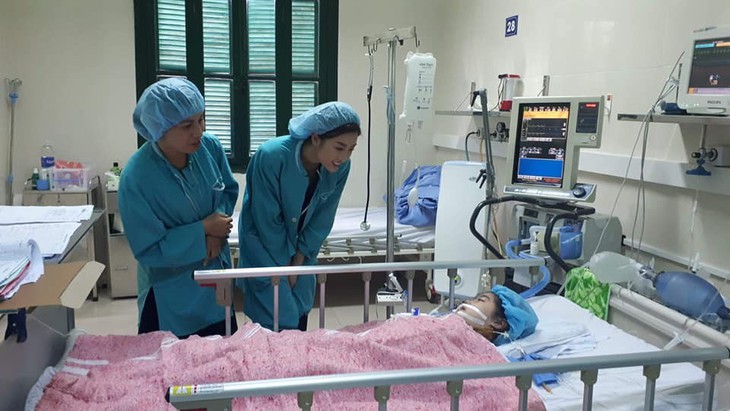 Hoa hậu Đỗ Mỹ Linh đem 300 triệu tặng viện phí cho em bé ghép tim - Ảnh 1. Hoa hậu Đỗ Mỹ Linh đem 300 triệu tặng viện phí cho em bé ghép tim - Ảnh 1.