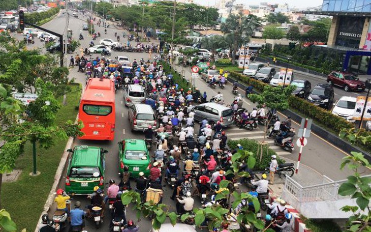 Xe khách ra vào cửa ngõ phía Đông TP.HCM như thế nào trong dịp Tết 2020?