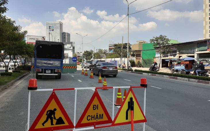 Cấm rẽ trái, dừng đậu trên đường Nam Kỳ Khởi Nghĩa để đảm bảo an toàn giao thông - Ảnh 3.