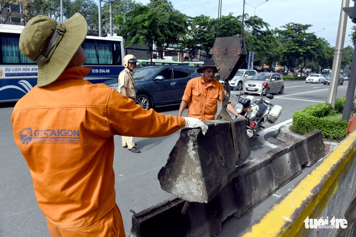 Giao thông xáo trộn ngày đầu đóng nút giao Nguyễn Văn Thương - Điện Biên Phủ - Ảnh 7.