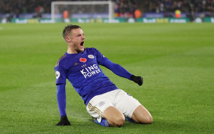 Leicester nhấn chìm Arsenal nhờ Vardy