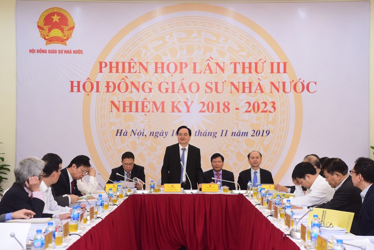 Giáo sư, phó giáo sư: giới thiệu 725 ứng viên, xét đạt 424 vị - Ảnh 1.