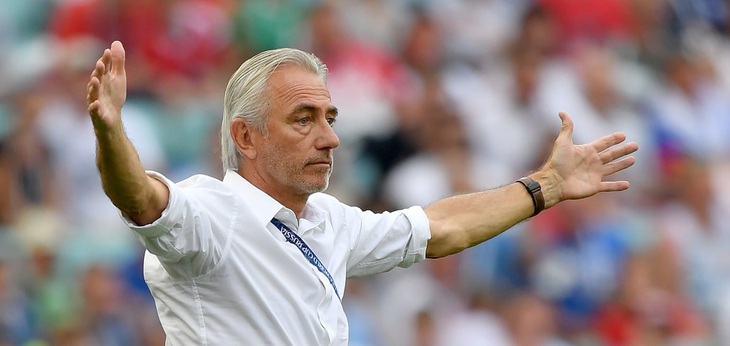 HLV Bert Van Marwijk nói vì không có VAR nên UAE mới thua Việt Nam - Ảnh 1.