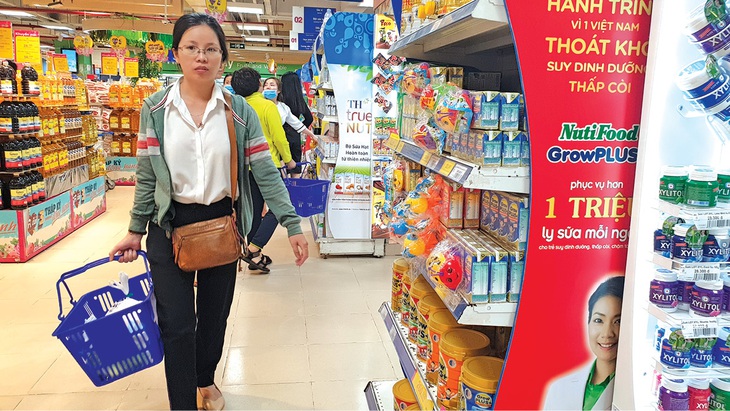 Đổ xô săn hàng khuyến mãi - Ảnh 4. Đổ xô săn hàng khuyến mãi - Ảnh 4.