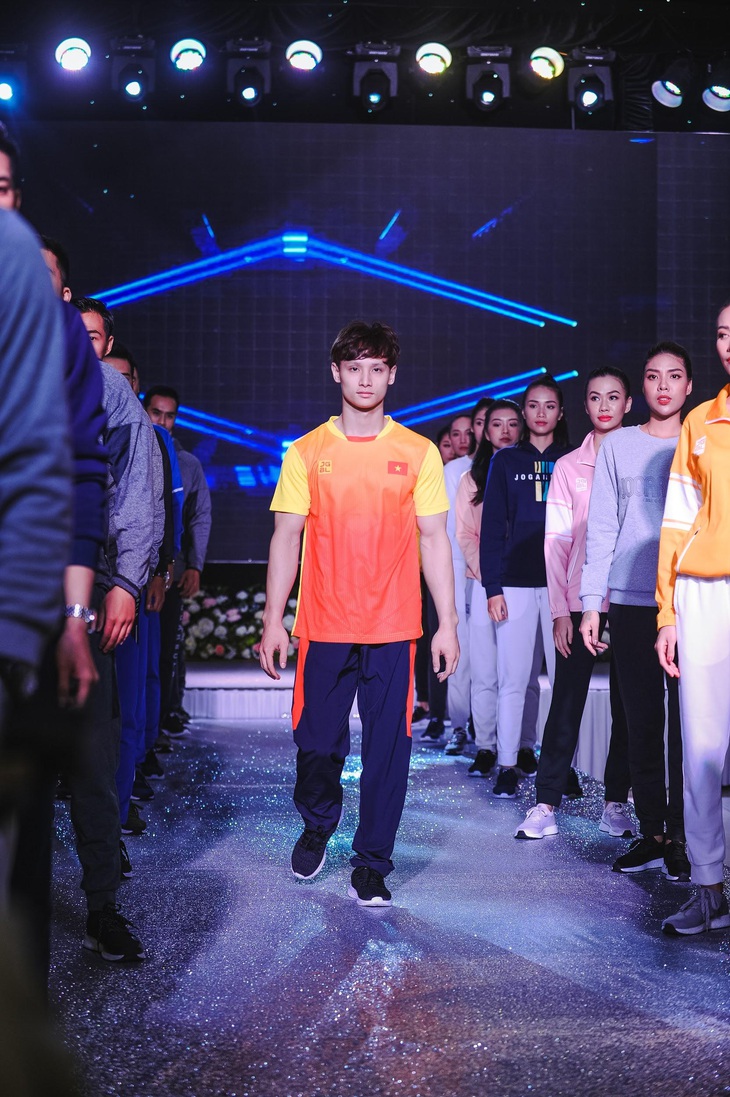 Fashion Show công bố trang phục tham dự chính thức tại SEA Games 30 - Ảnh 1. Fashion Show công bố trang phục tham dự chính thức tại SEA Games 30 - Ảnh 1.